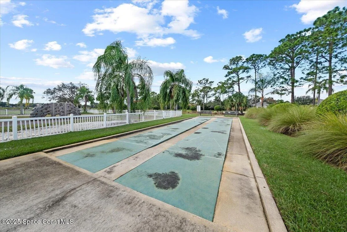 Photo of 2100 Windbrook Drive SE