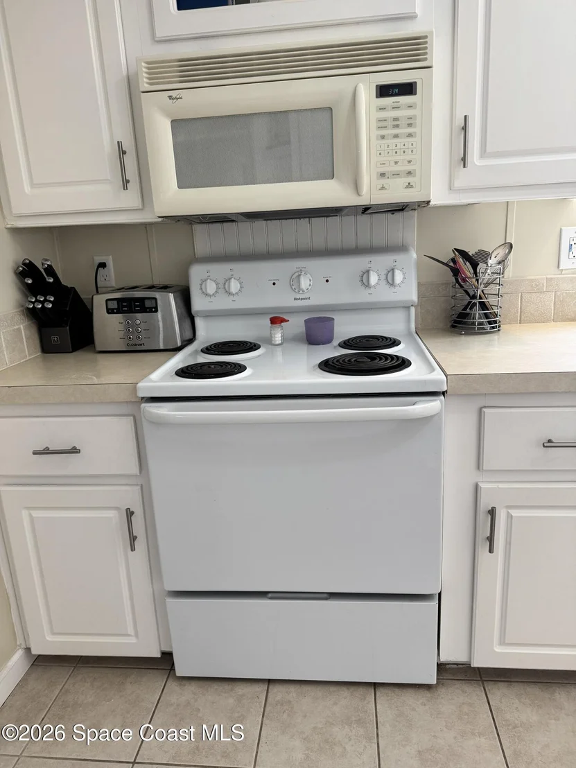 Photo of 835 Vireo Drive