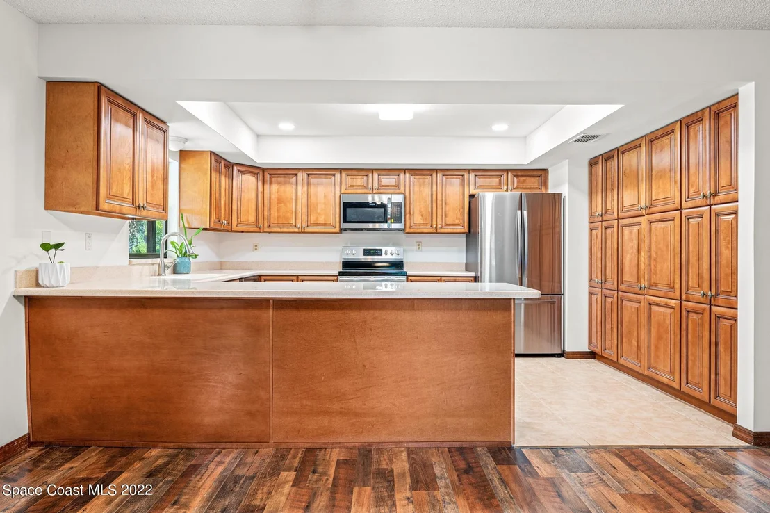 Photo of 1807 Live Oak Drive N