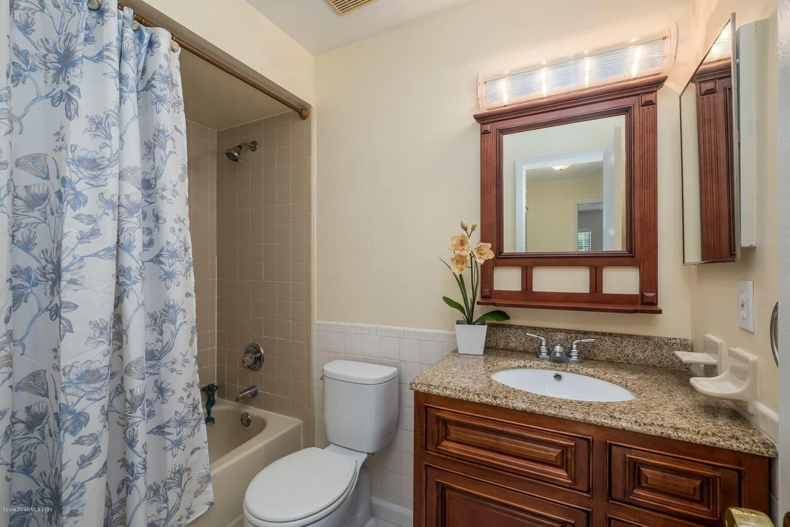 Photo of 424 Orlov Road NW