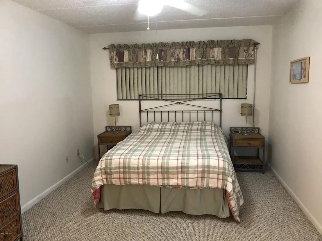 Photo of Unit 406 at 3901 Dixie Highway NE