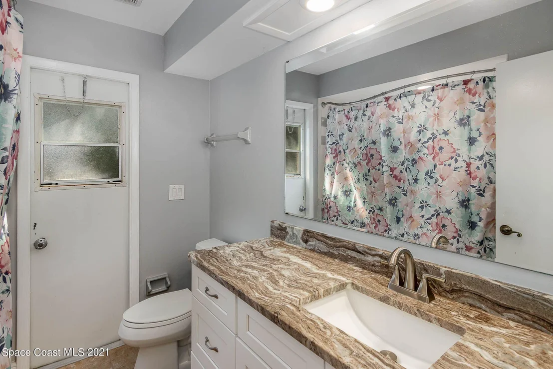 Photo of 1400 Eldron Boulevard SE