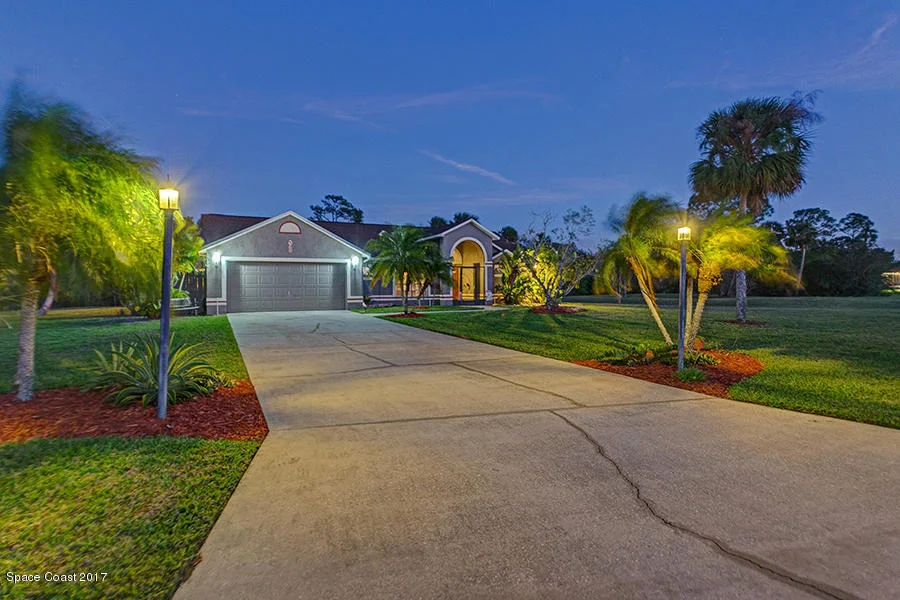 Photo of 904 Bluegrass Lane