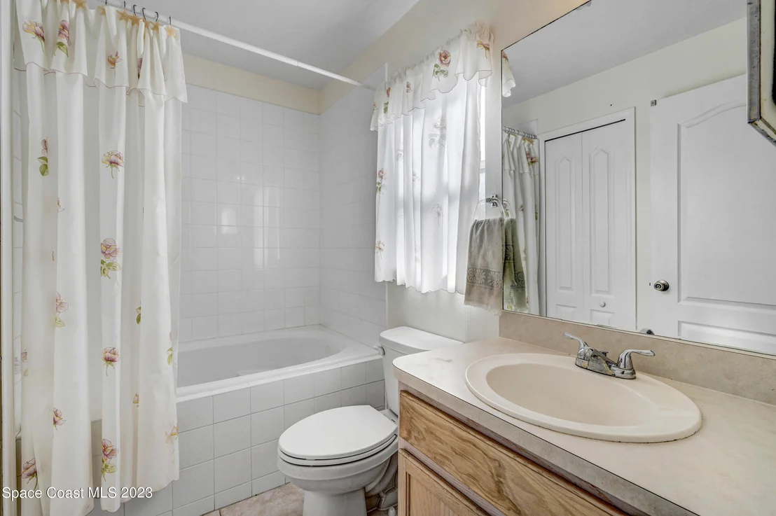 Photo of 974 Pine Creek Circle NE