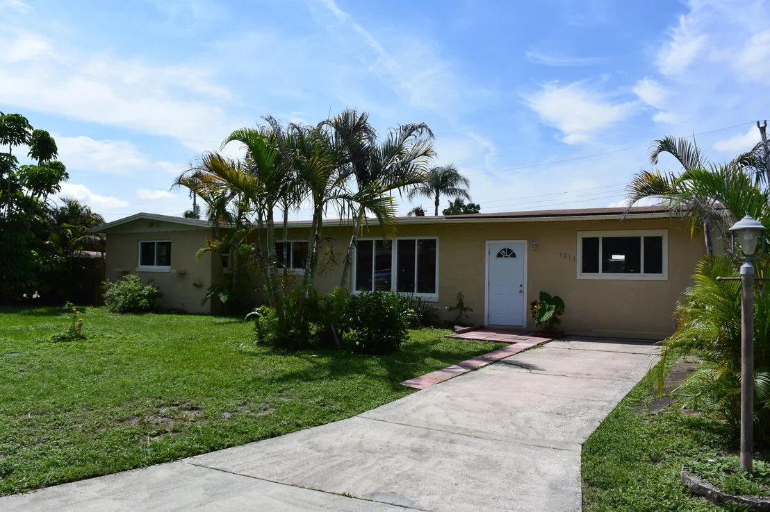Photo of 1213 Myrtle Lane