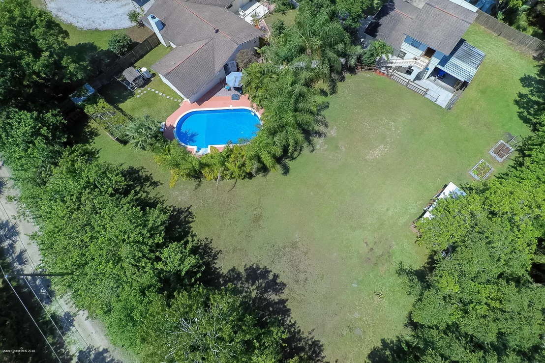 Photo of 1390 Hall Road