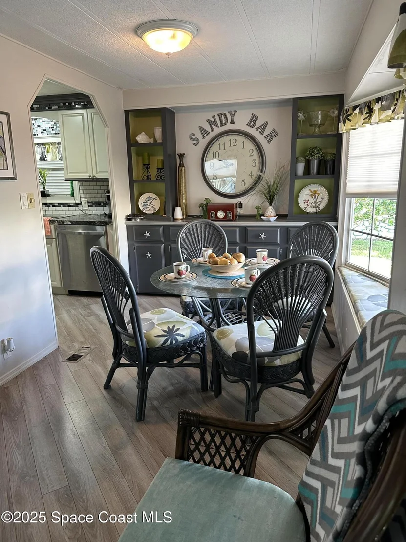 Photo of 1437 Barefoot Circle