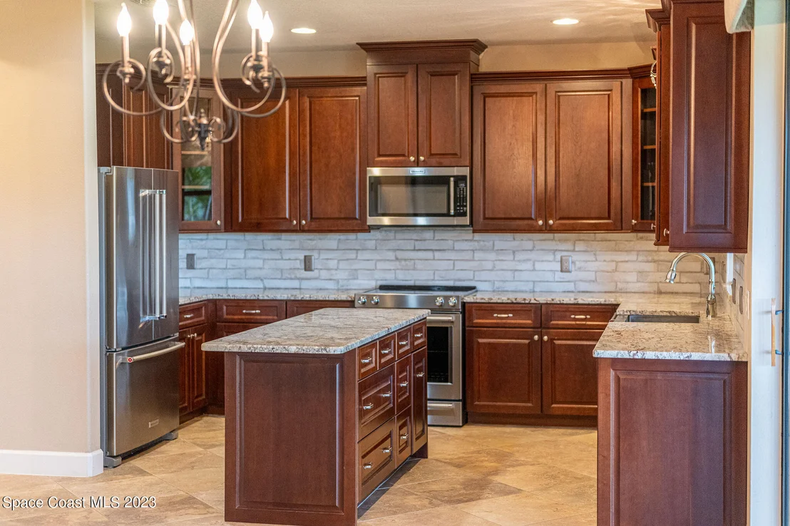 Photo of 609 Monterey Drive