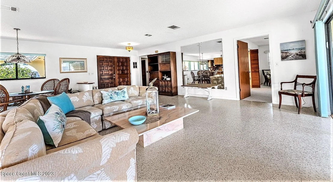 Photo of 349 Arrowhead Lane