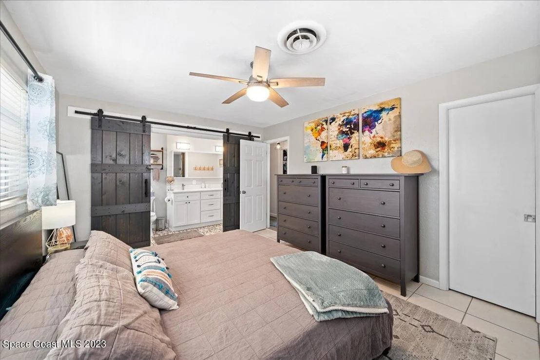 Photo of 615 N Robert Way