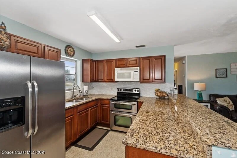 Photo of 805 Canada Street NE
