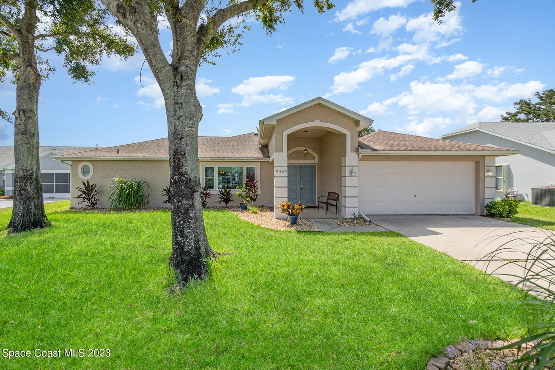 Photo of 4354 South Lakes Circle