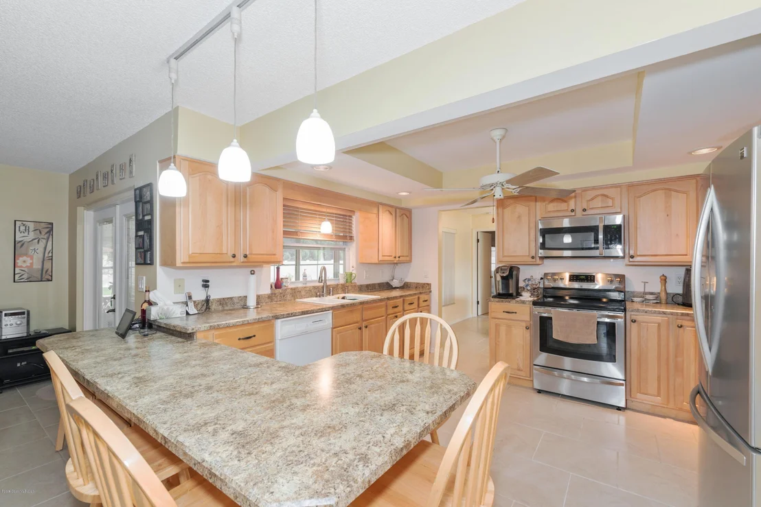 Photo of 771 Arundo Avenue NE