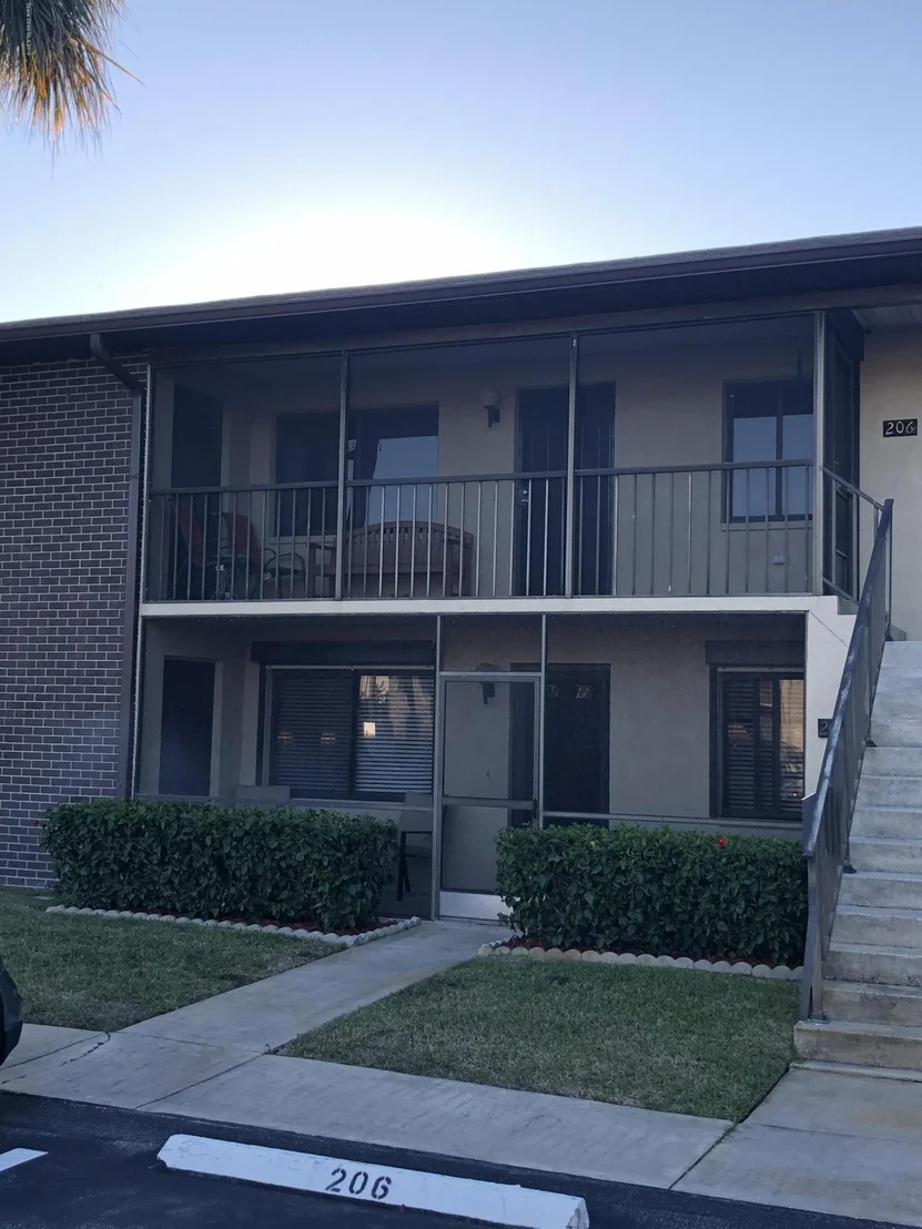 Photo of Unit 202 at 3213 Murrell Road
