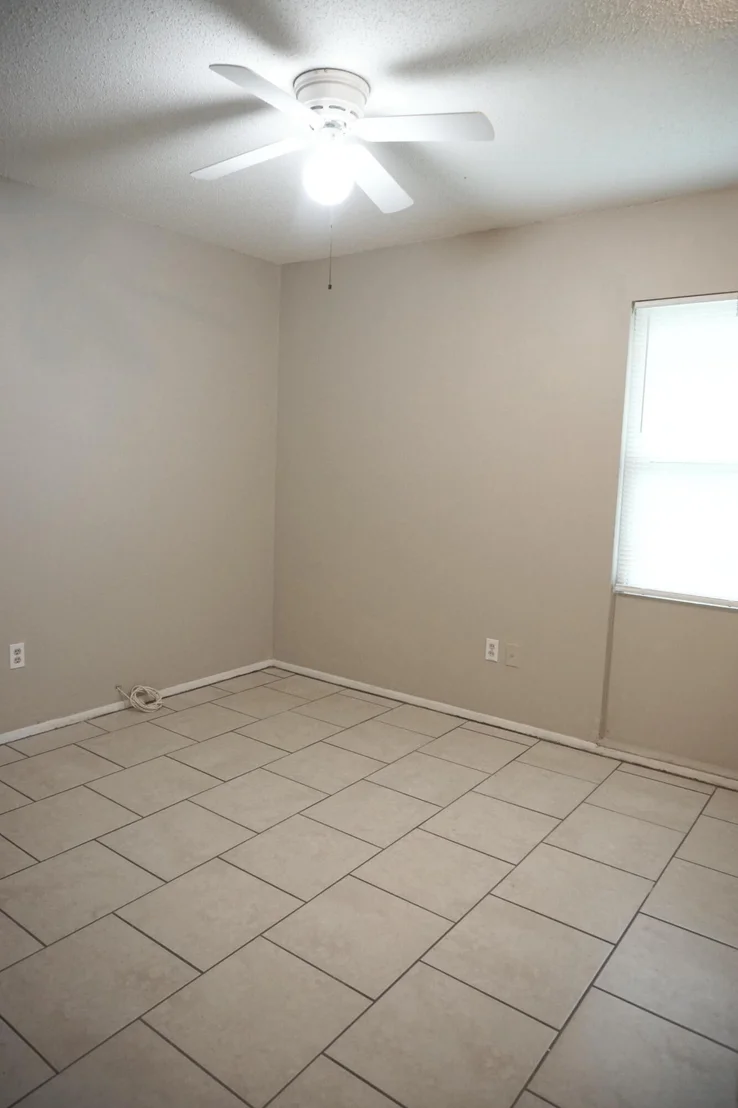 Photo of 971 Fulton Lane NE