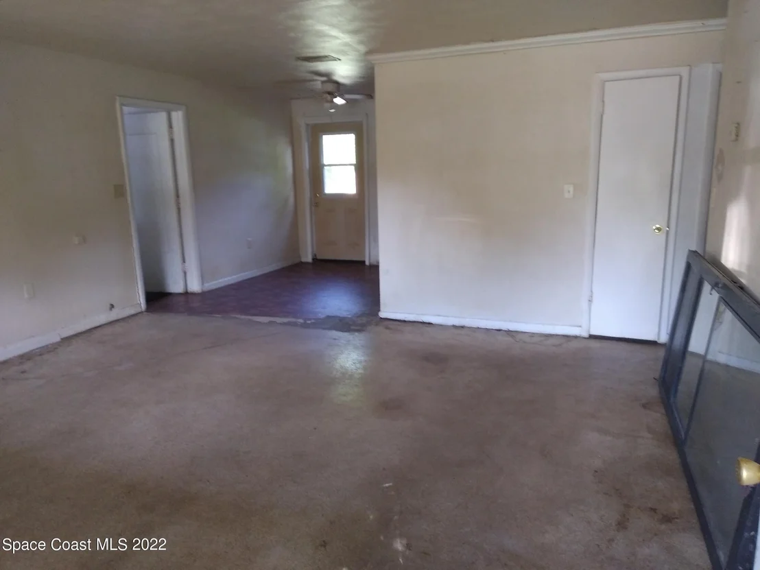 Photo of 344 Bay Avenue