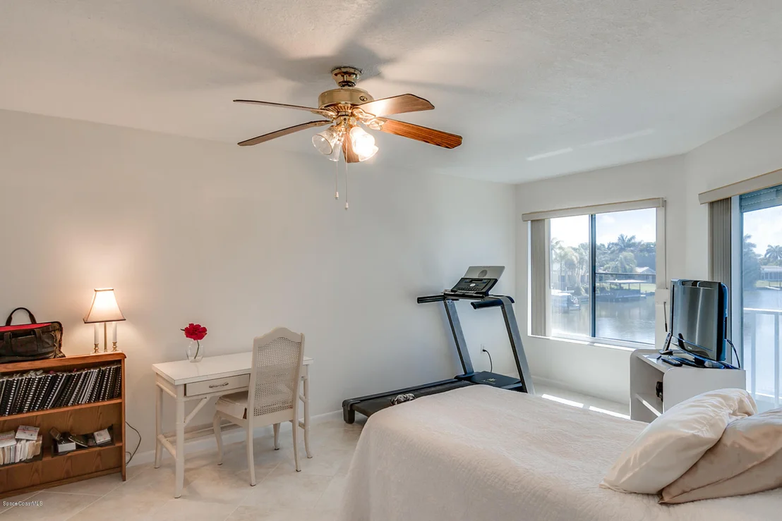 Photo of Unit 1205 at 1700 Commodore Boulevard