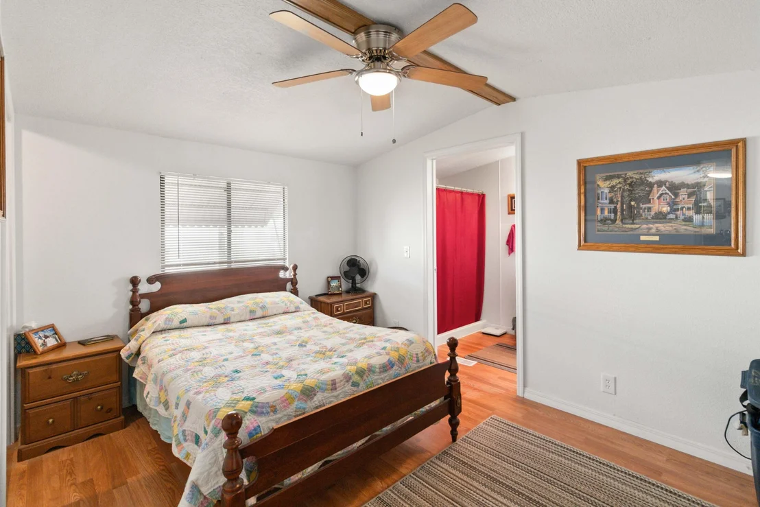 Photo of 2547 Chatham NE