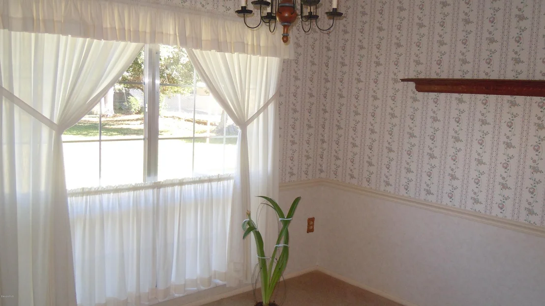 Photo of 910 Kings Post Road