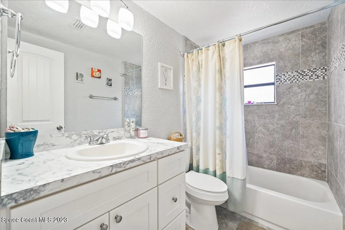 Photo of 1236 Sunwood Drive