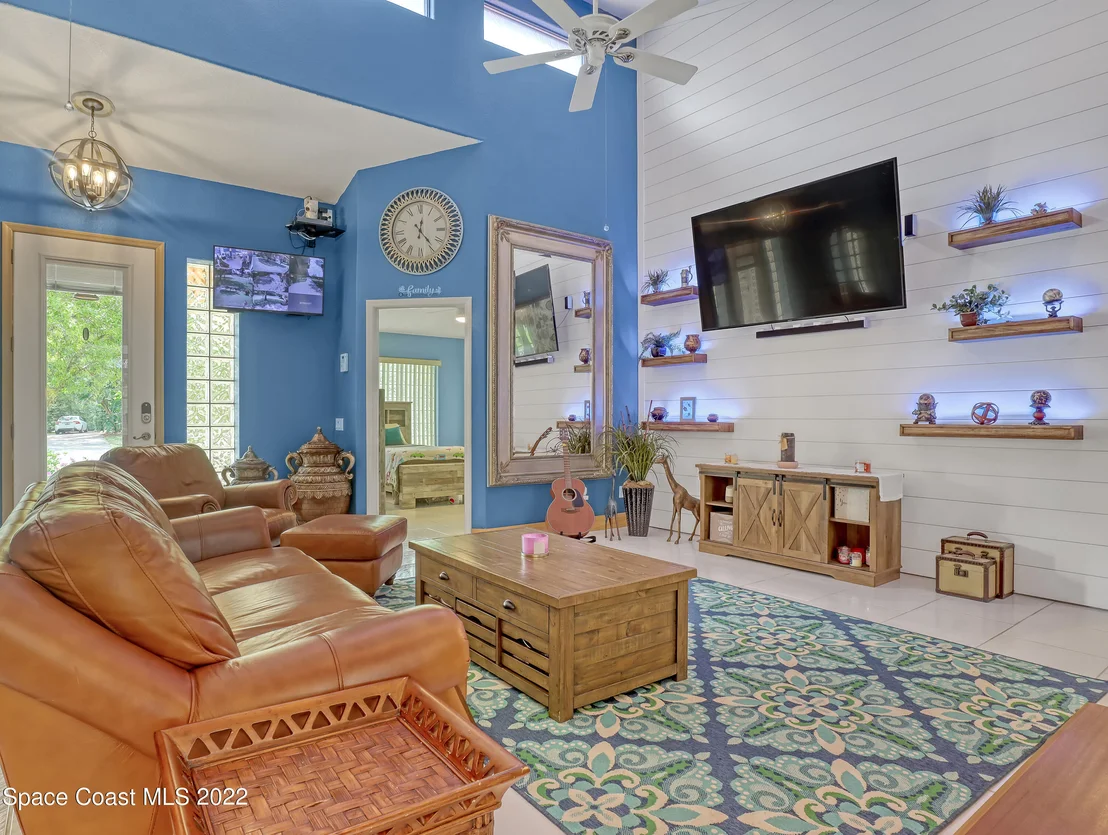 Photo of 4304 Long Lake Road