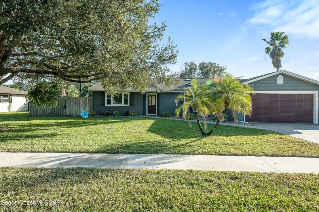 Photo of 2624 School Drive NE