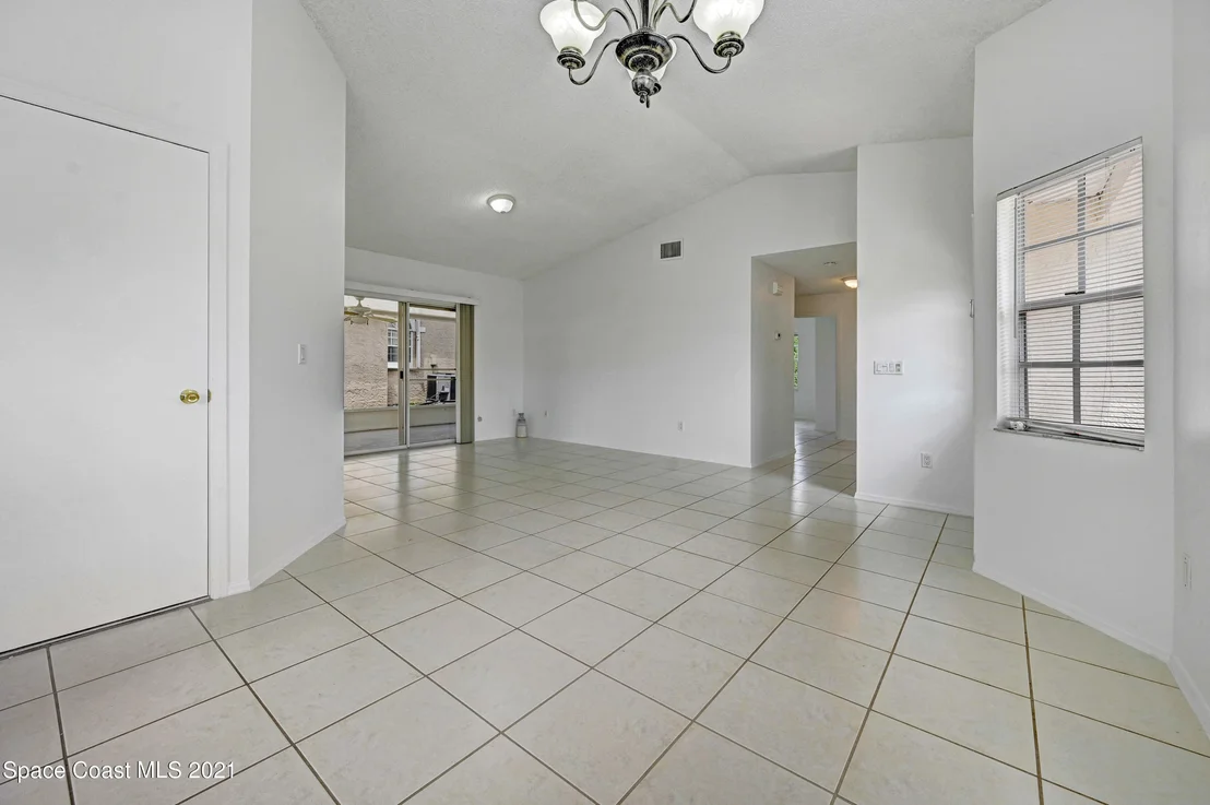Photo of 858 Wateroak Drive NE