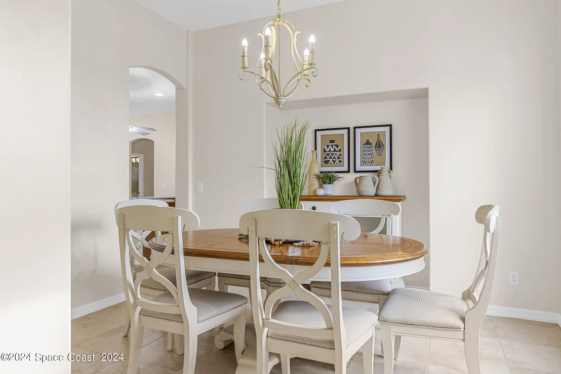 Photo of 1878 Windbrook Drive SE