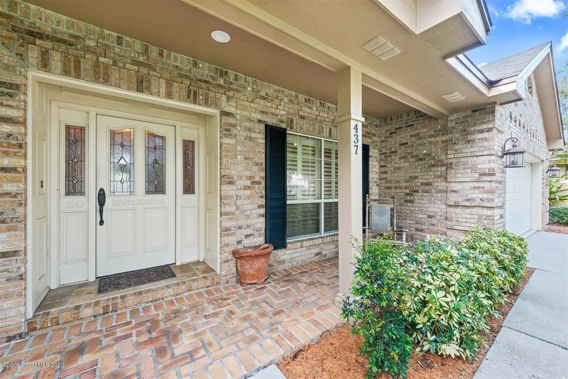 Photo of 437 Oriole Lane