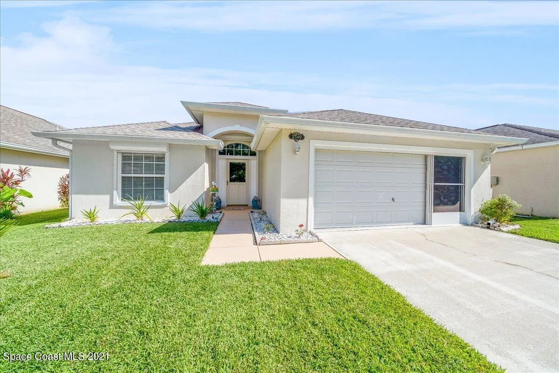 Photo of 2340 Stratford Pointe Drive