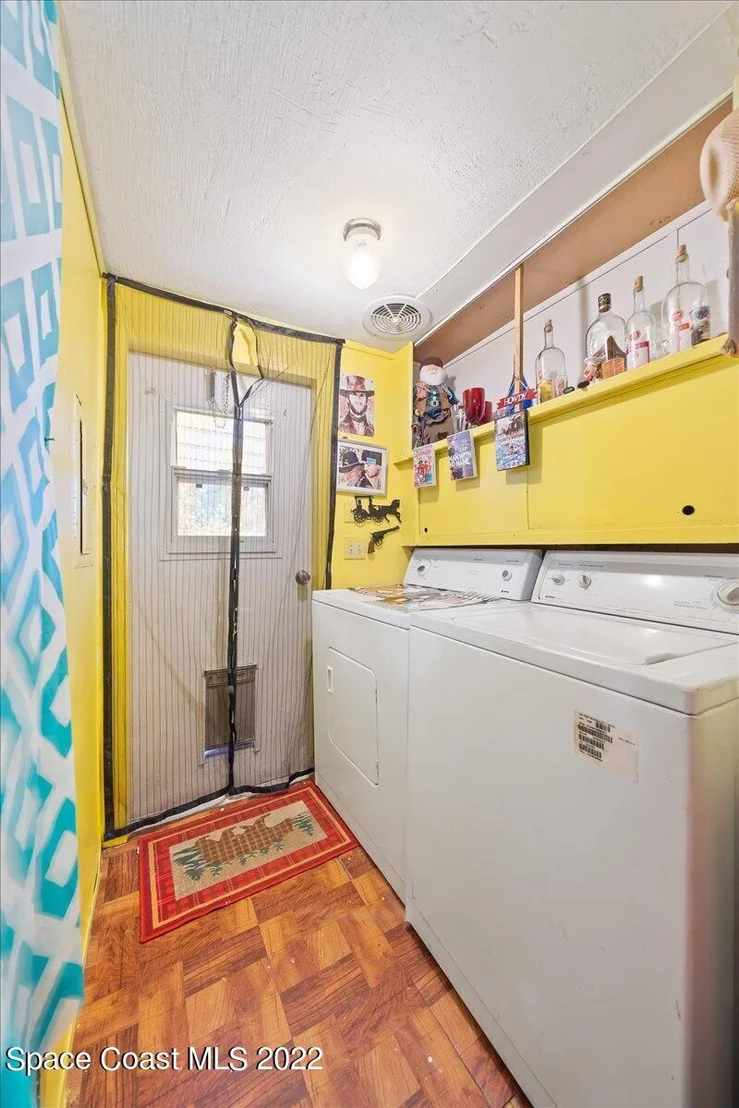 Photo of 6850 Columbine Drive