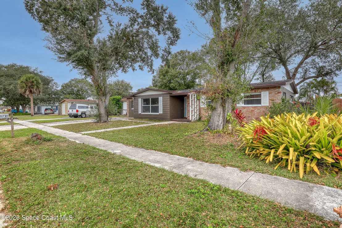 Photo of 1078 Hermosa Drive