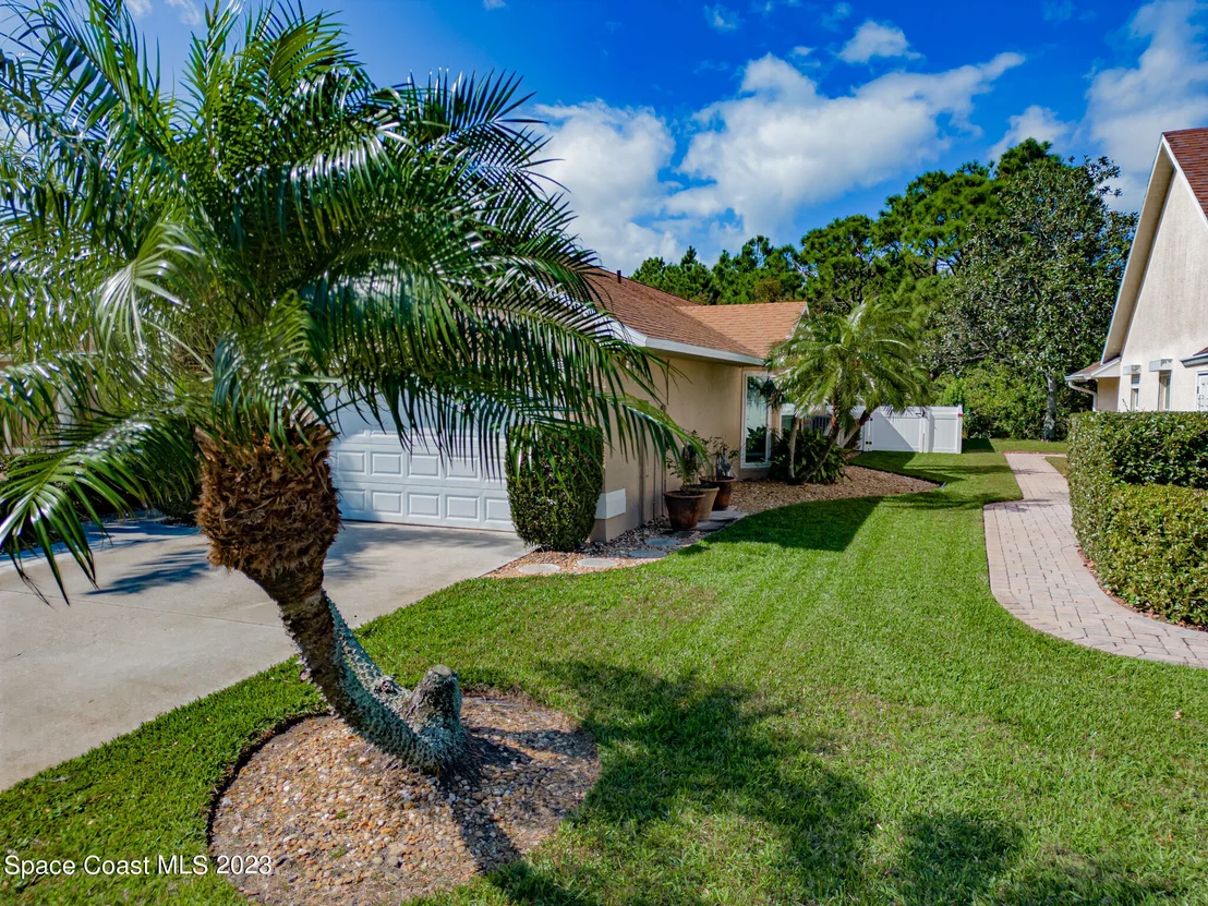 Photo of 969 Tamarind Circle