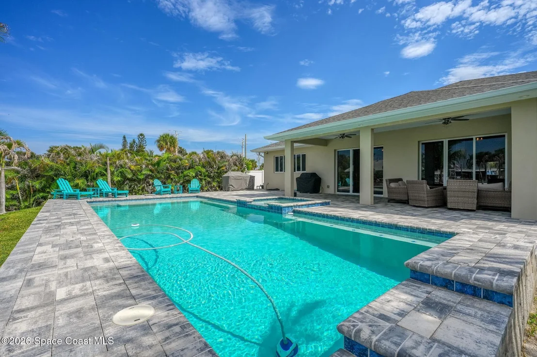 Photo of 318 Angelo Lane