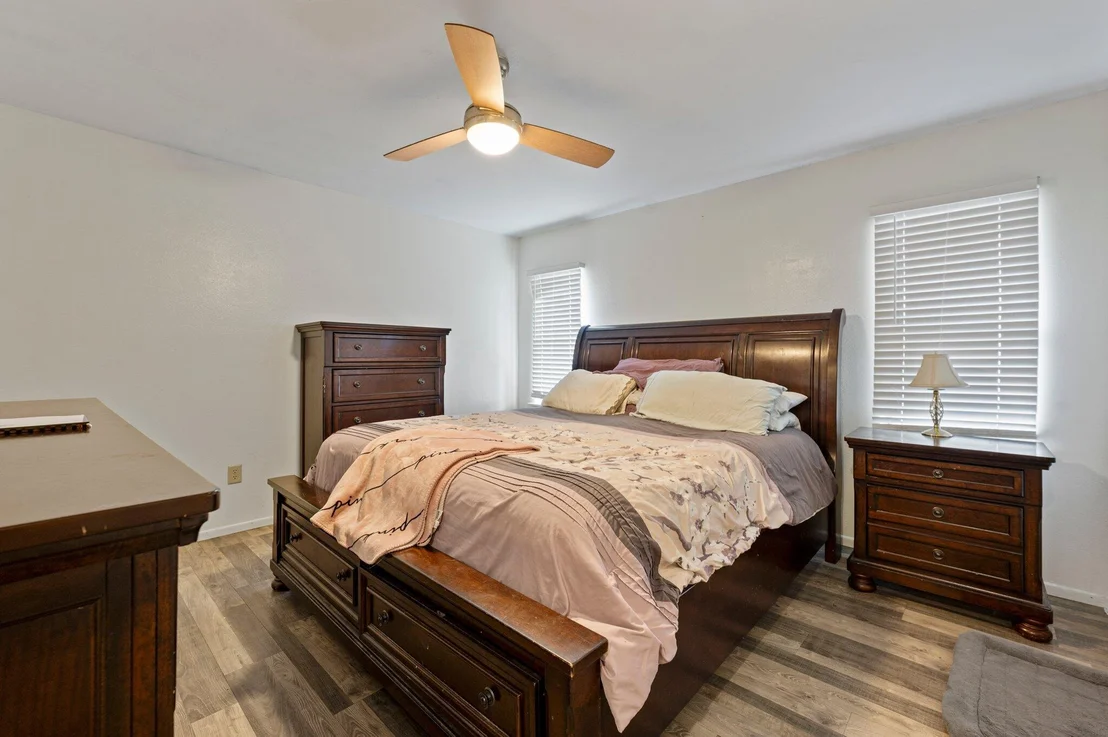 Photo of 822 Onyx Drive NE