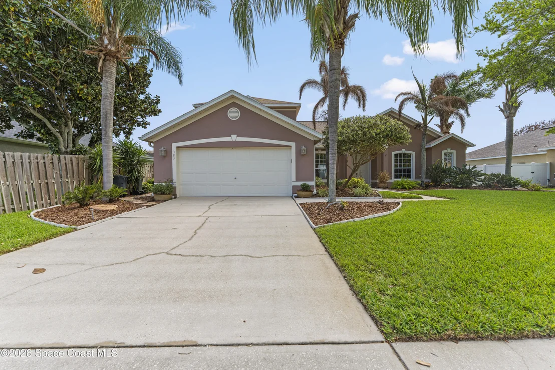 Photo of 385 Tunbridge Drive