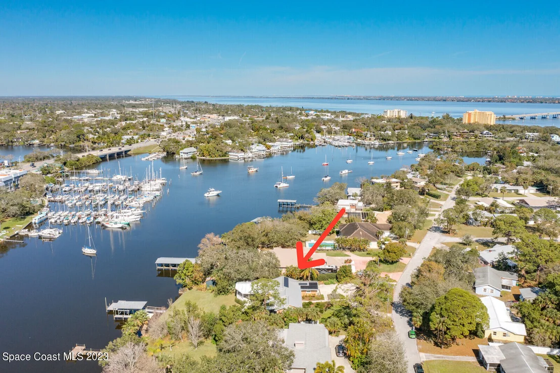 Photo of 844 W Whitmire Drive