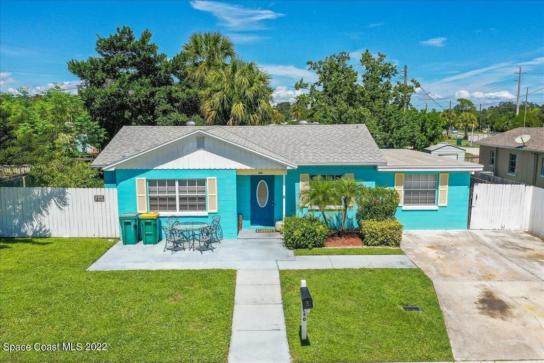 Photo of 1050 Riverdale Drive
