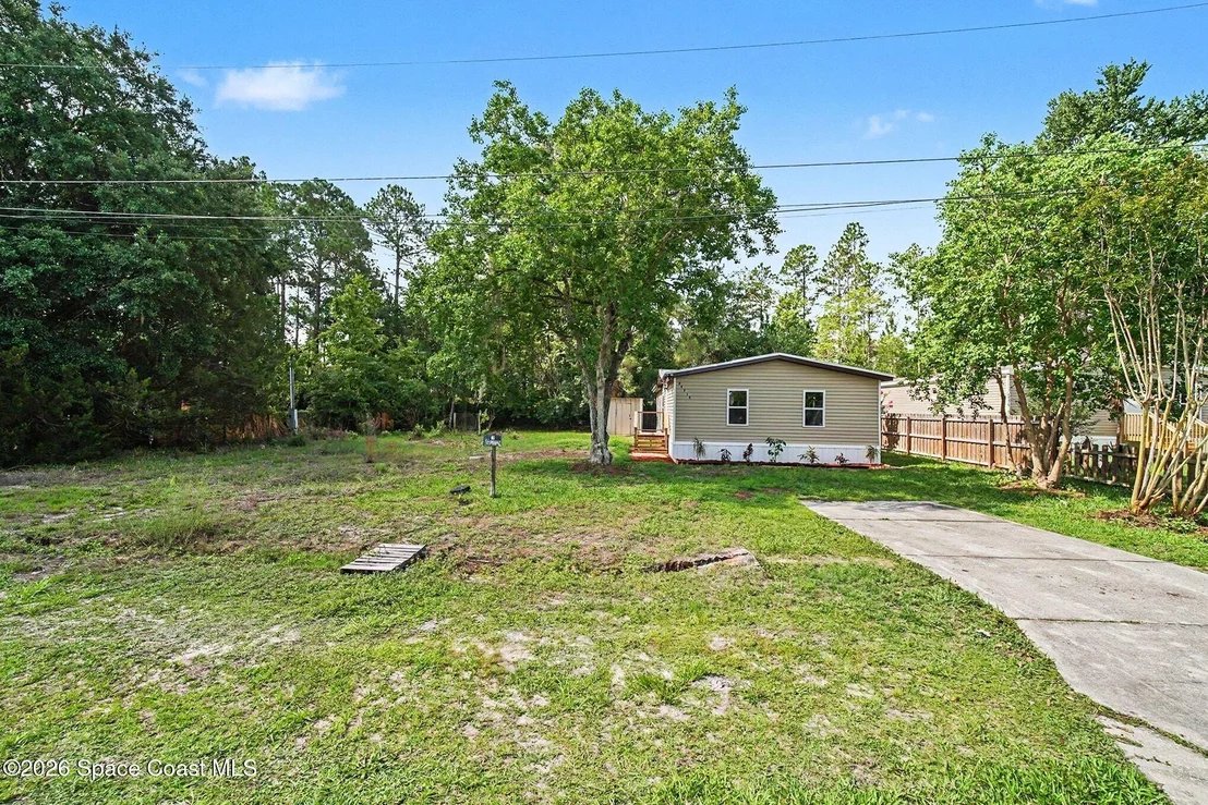 Photo of 24414 Maxwell Street