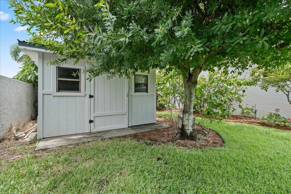 Photo of 1902 Cedar Lane