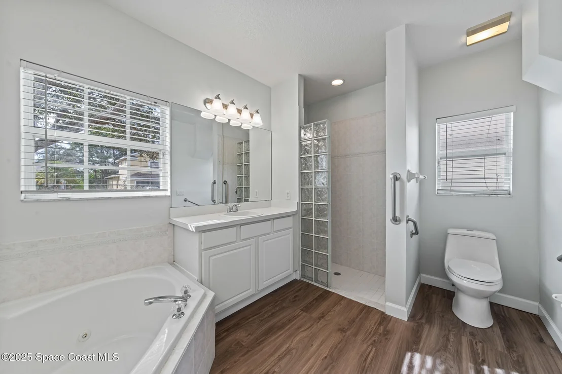 Photo of 1785 Windbrook Drive SE