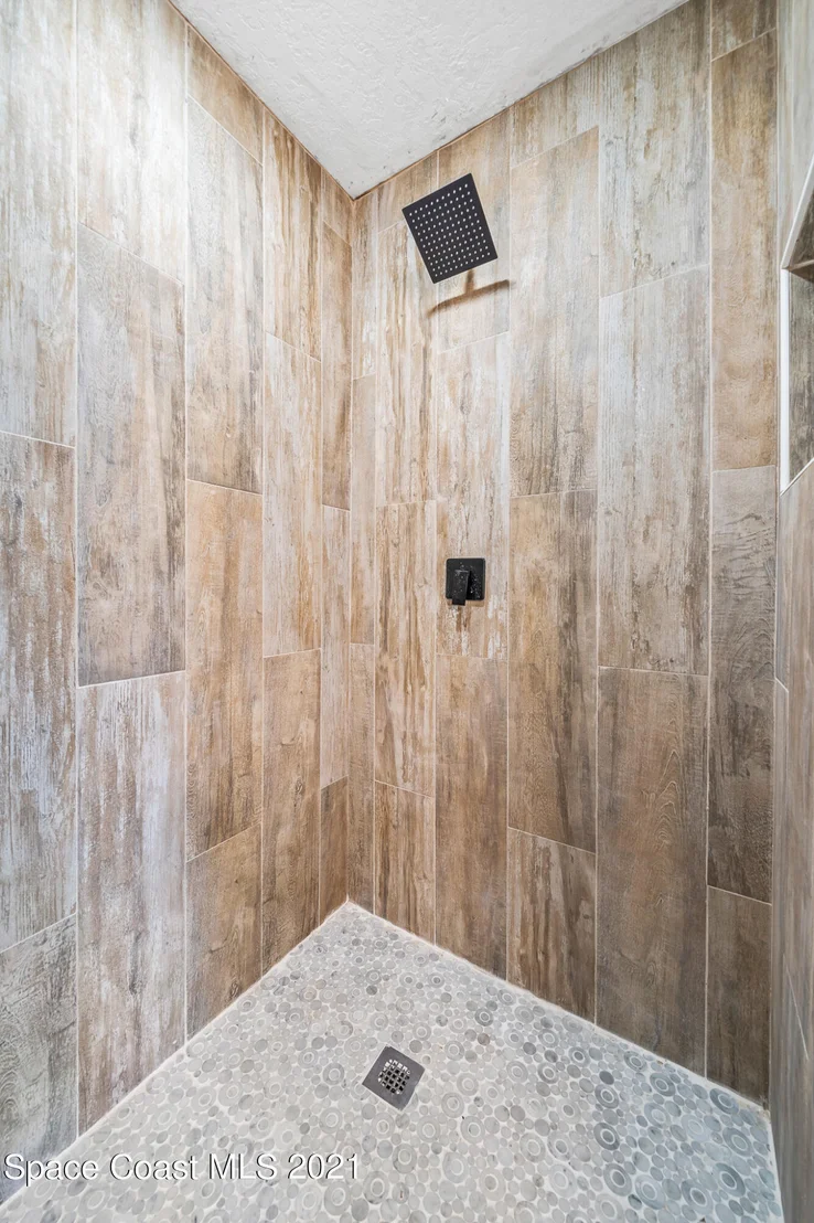 Photo of 1161 Wild Rose Drive NE