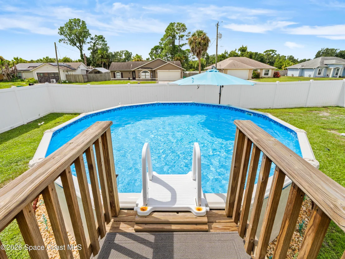 Photo of 5931 Midway Avenue