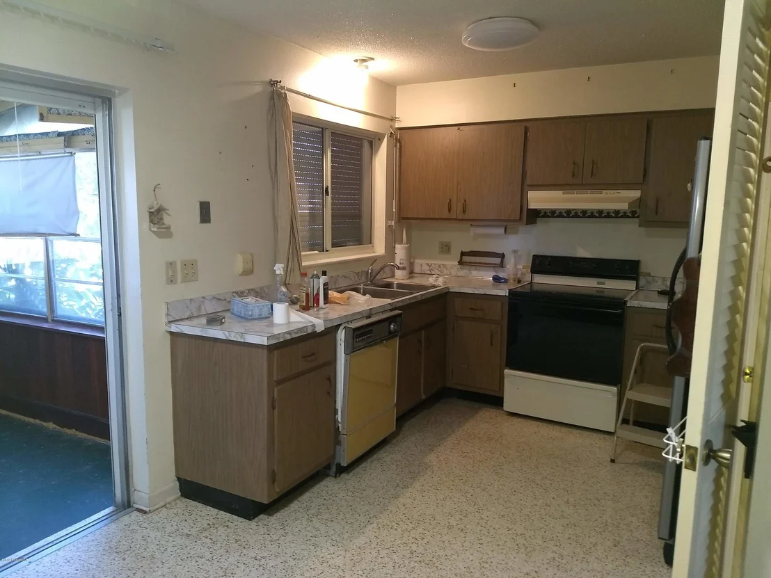 Photo of 800 Edwards Street NE