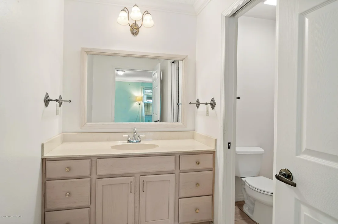 Photo of 1808 Live Oak Drive N