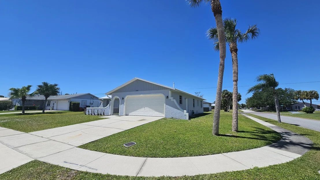 Photo of 628 Walnut Drive