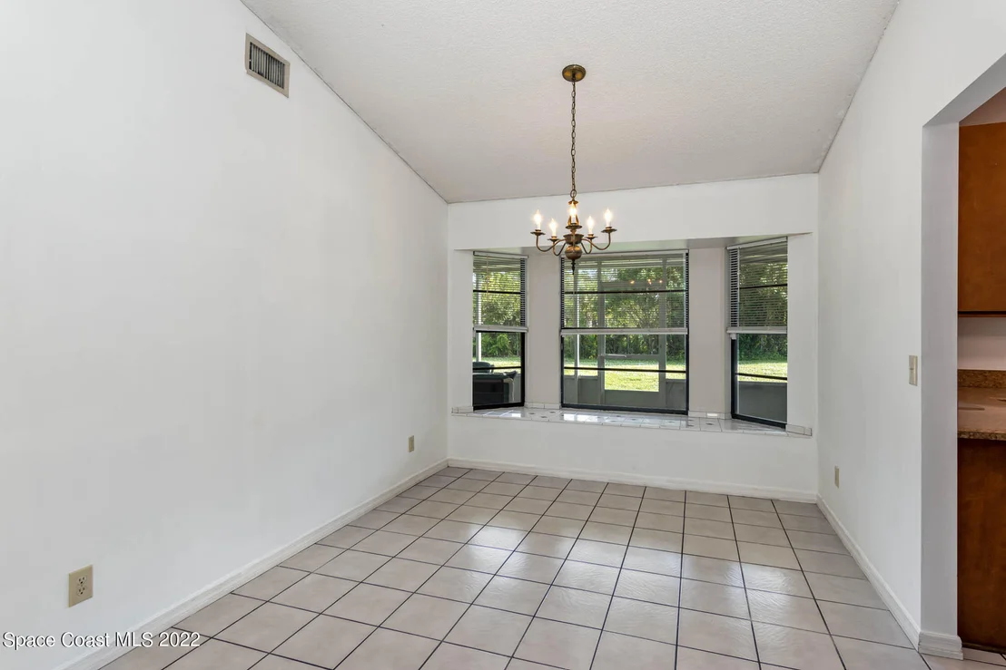 Photo of 1749 Tharp Road SE