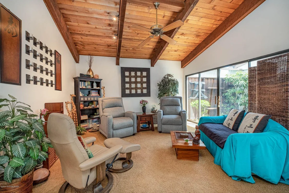 Photo of 303 Myrtlewood Road
