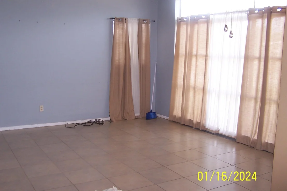 Photo of 1045 Alamanda Lane