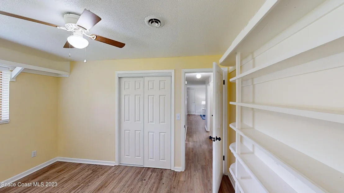 Photo of 1045 Green Road